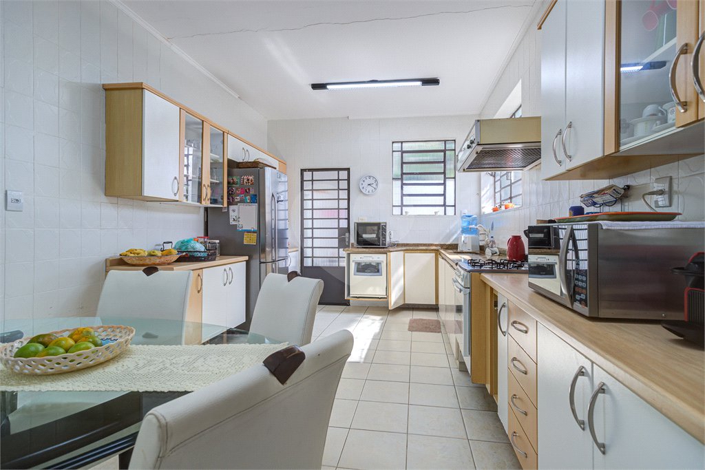 Casa à venda com 3 quartos, sendo 1 suíte, em Alto da Boa Vista, São Paulo, SP