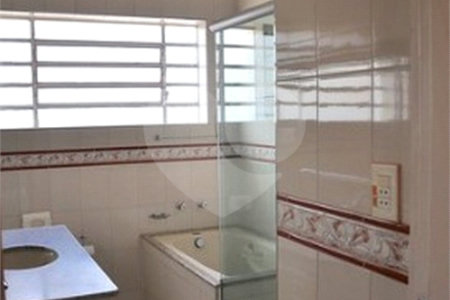 Sobrado à venda com 4 quartos, sendo 2 suítes,  em Campo Belo, São Paulo, SP