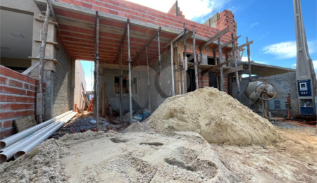 Casa à venda com 2 quartos, sendo 1 suíte, no condomínio Tivolli, Itapetininga - SP
