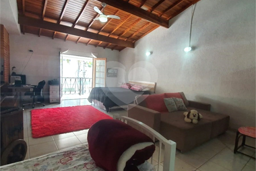 Sobrado à venda com 5 quartos, sendo 3 suítes, em Tremembé, São Paulo, SP