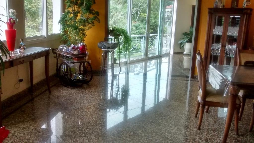 Casa à venda com 5 suítes em Arujázinho I, Ii e Iii, Arujá, SP