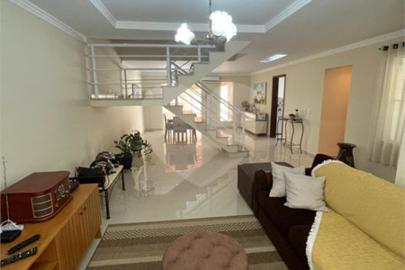 Casa à venda com 3 quartos, sendo 1 suíte, no condomínio Lago da Serra, Araçoiaba da Serra - SP