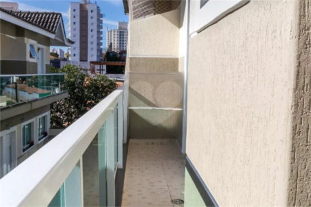 Casa à venda com 3 quartos, sendo 1 suíte,  no condomínio Rafaela I, São Paulo - SP