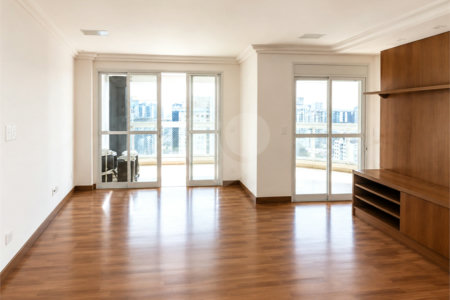 Apartamento à venda com 3 suítes em Moema, São Paulo, SP