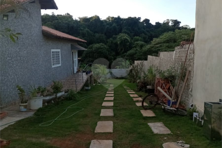 Chácara à venda com 5 quartos, sendo 1 suíte, em Jardim Marabá, Itapetininga, SP