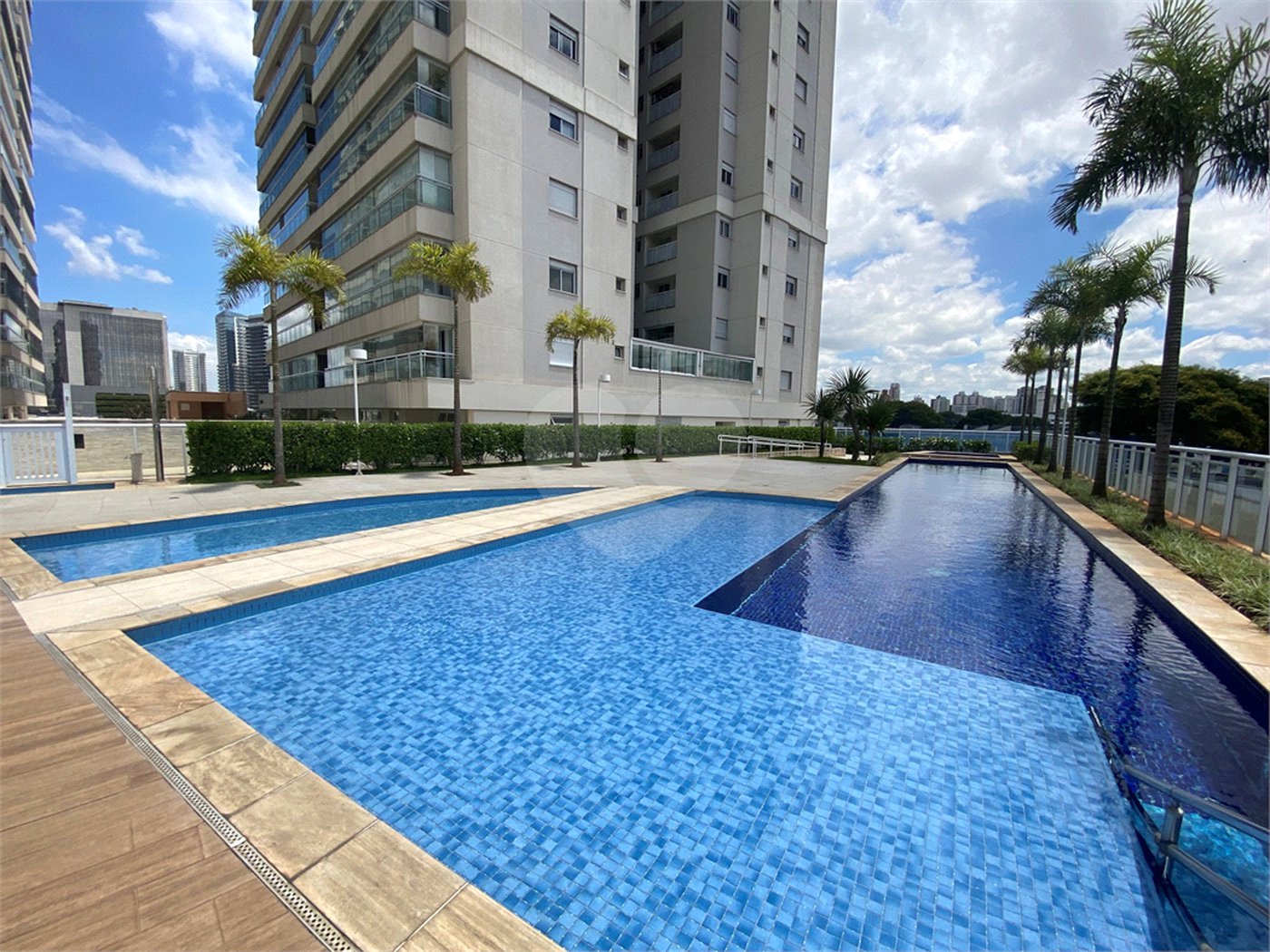 Apartamento à venda com 3 suítes em Barra Funda, São Paulo, SP