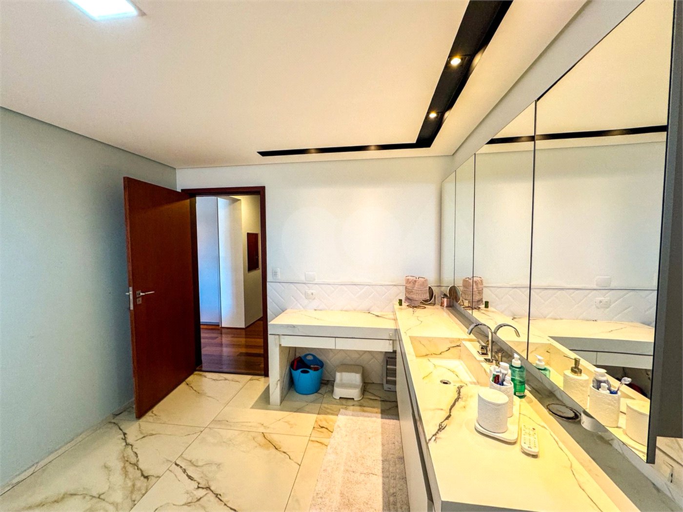 Apartamento à Venda no Centro de São Carlos - com 3 Suítes.