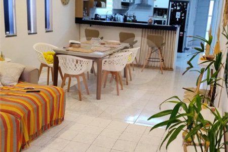 Casa à venda com 3 quartos, sendo 2 suítes, no condomínio Planície do Araguaia, Rio de Janeiro - RJ