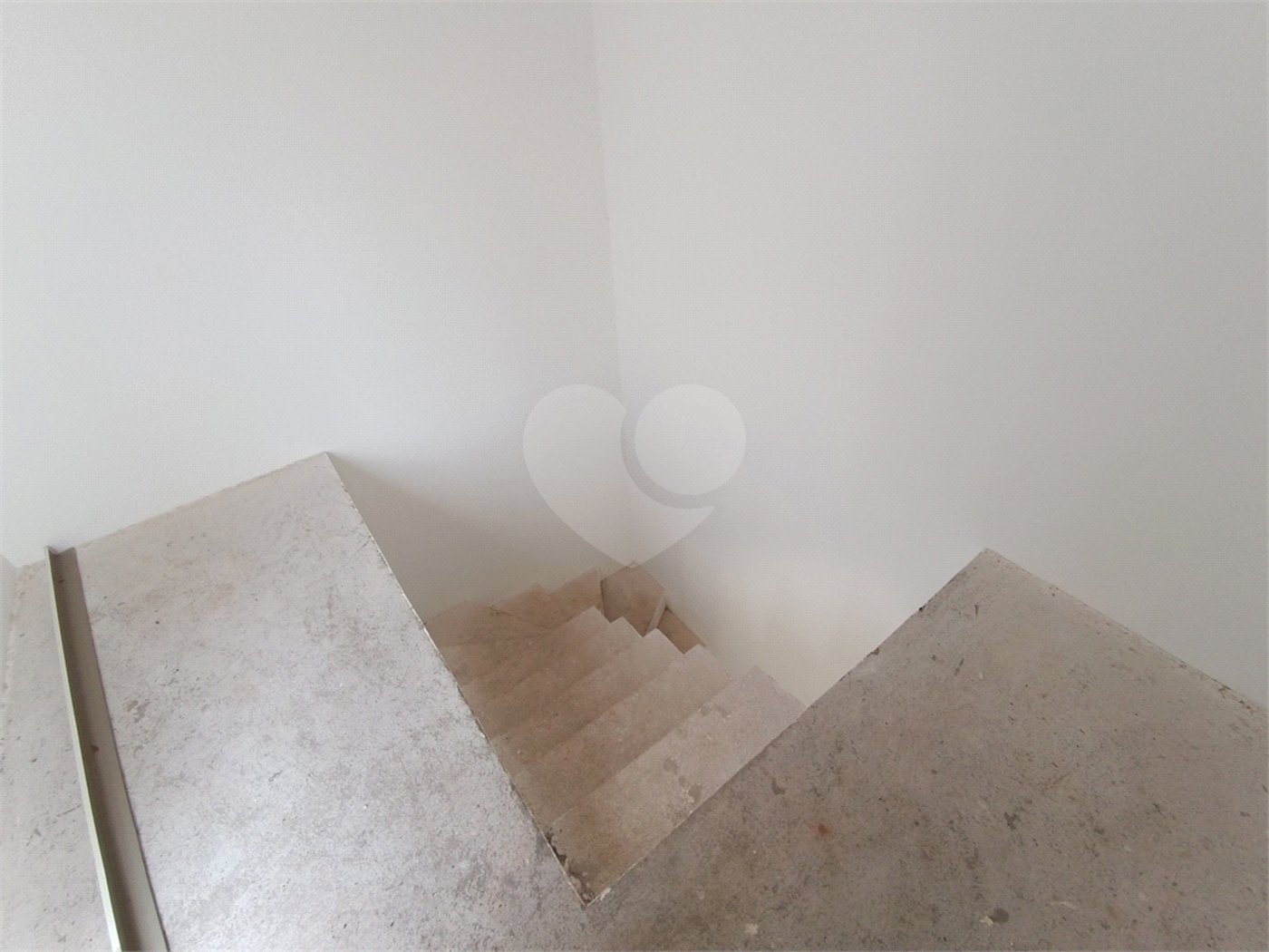 Apartamento à venda com 2 quartos, sendo 1 suíte, em Bairro do Cambará, São Roque, SP