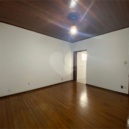 Terreno à venda com 3 quartos, sendo 1 suíte, em Vila Nivi, São Paulo, SP
