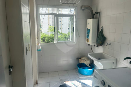 Apartamento à venda com 3 quartos, sendo 1 suíte,  em Vila Andrade, São Paulo, SP