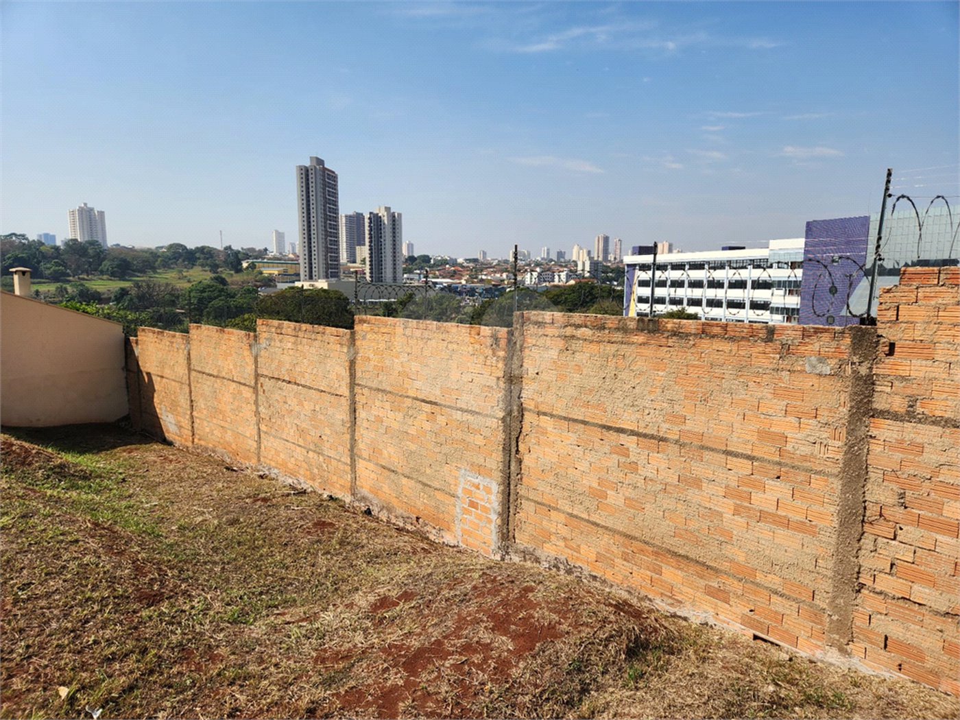 Terreno à venda em Altos do Jaraguá, Araraquara, SP