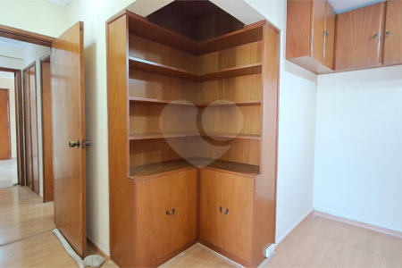 Apartamento à venda com 3 quartos, sendo 1 suíte,  em Alto da Boa Vista, São Paulo, SP