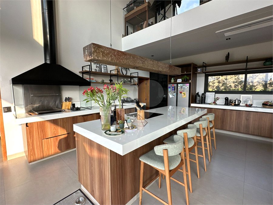 Casa Térrea à venda ou para alugar com 3 suítes em Jardim Leonor, Itatiba, SP