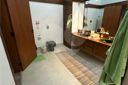 Casa à venda com 4 quartos, sendo 2 suítes,  no condomínio Chacara Marques, Santana de Parnaíba - SP