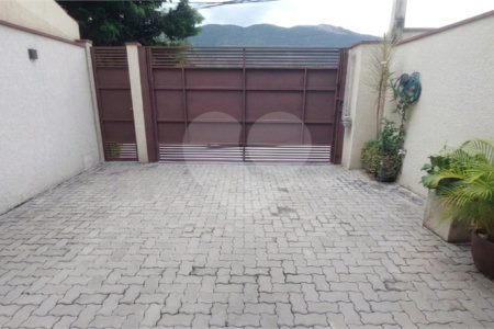 Casa à venda com 3 suítes em Recreio Maristela, Atibaia, SP