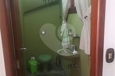 Casa à venda com 3 quartos, sendo 1 suíte,  no Centro, Mogi das Cruzes, SP