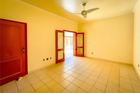 Casa à venda com 4 quartos, sendo 3 suítes, em Terras de Santo Antônio, Itapetininga, SP