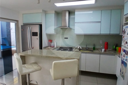 Casa à venda com 4 quartos, sendo 1 suíte, em Campo Grande, Rio de Janeiro, RJ