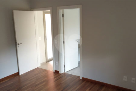 Casa à venda com 4 suítes no condomínio Estância Marambaia, Vinhedo - SP