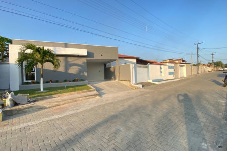 Casa à venda com 3 quartos, sendo 2 suítes, no condomínio PORTO LAGOA, Aquiraz - CE