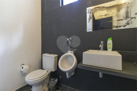 Sobrado à venda com 4 quartos, sendo 2 suítes,  em Vila Morumbi, São Paulo, SP