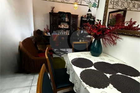 Sobrado à venda com 6 quartos, sendo 1 suíte, no Centro, Ponta Porã, MS