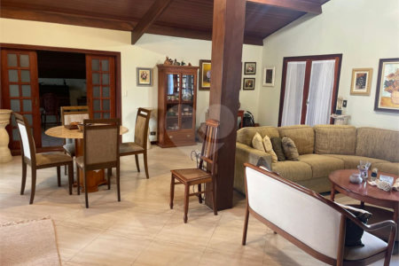 Casa à venda com 7 quartos, sendo 2 suítes, no condomínio São Joaquim, Vinhedo - SP