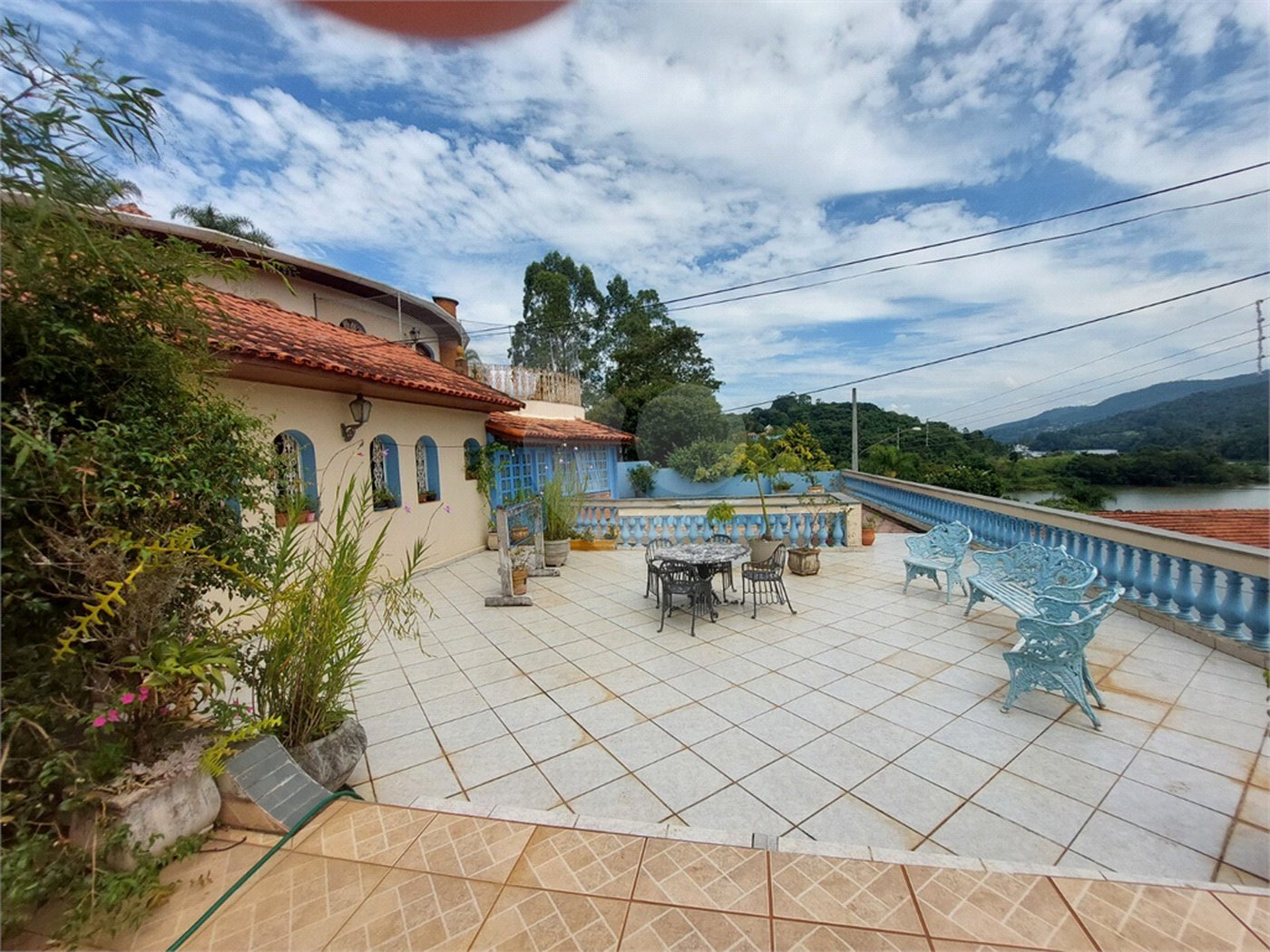 Casa à venda ou para alugar com 4 quartos, sendo 2 suítes,  em Rancho Grande, Mairiporã, SP
