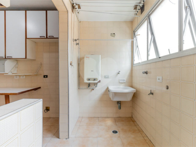 Apartamento à venda com 3 quartos, sendo 1 suíte,  em Brooklin, São Paulo, SP