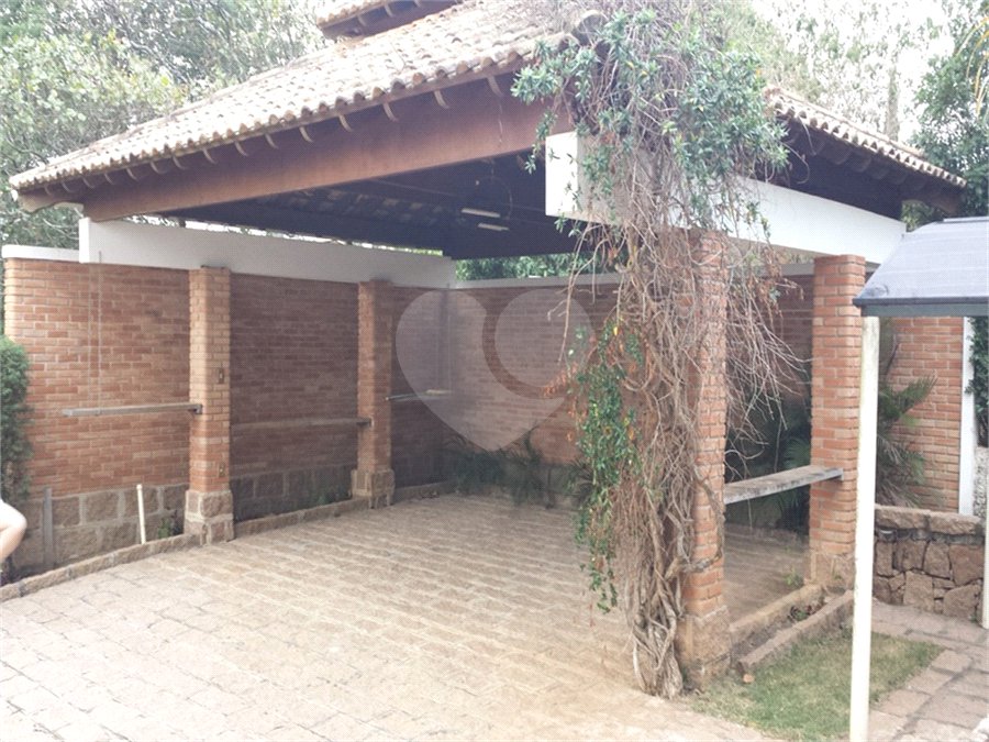 Casa à venda ou para alugar com 4 suítes no condomínio Residencial Vale das Laranjeiras, Indaiatuba - SP
