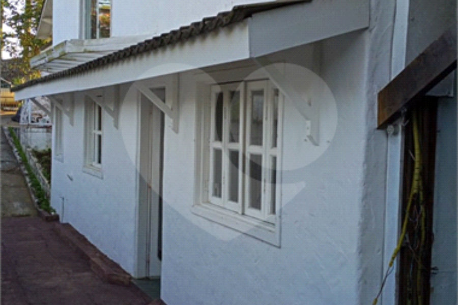 Casa à venda com 3 quartos, sendo 2 suítes, no condomínio Gleba II, Mairiporã - SP