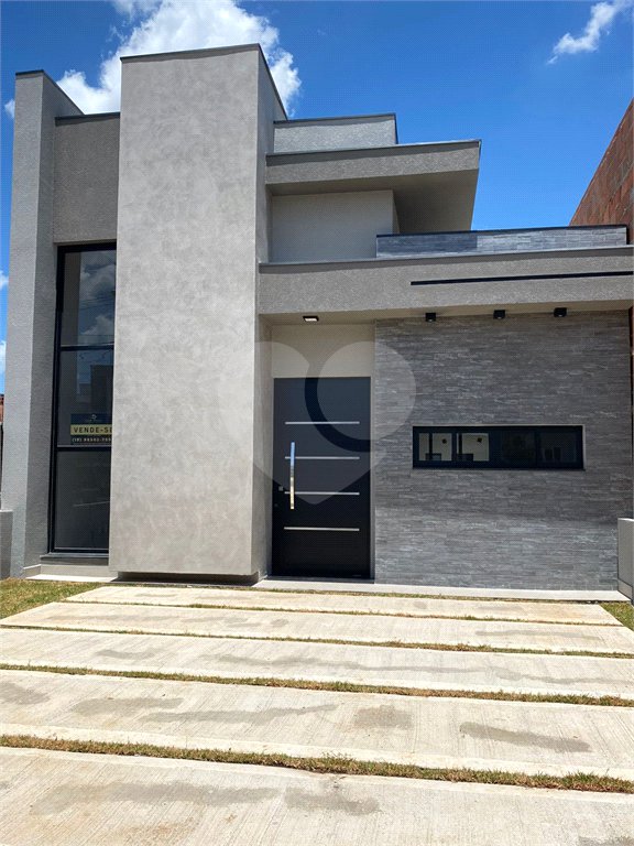 Casa à venda com 3 quartos, sendo 1 suíte, no condomínio Vila Rica, Indaiatuba - SP