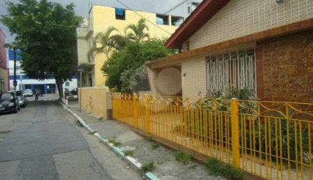 Casa à venda com 4 quartos, sendo 1 suíte,  no condomínio Predio Comercial, São Paulo - SP