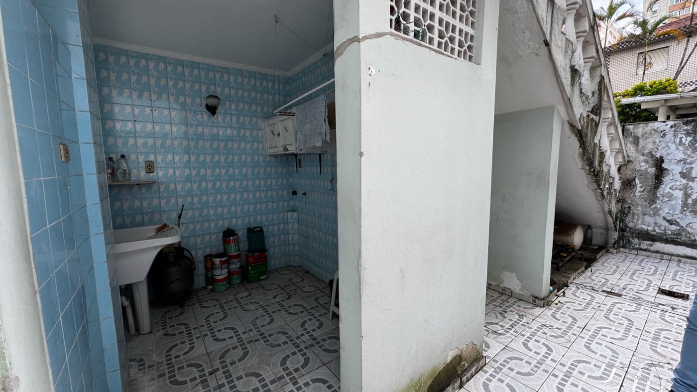 Casa dos Sonhos no Canal 6 – Piscina, Privacidade e 450m² de Terreno