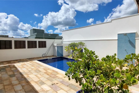 Lindo sobrado com 4 suites e piscina à venda, 365m², por R$ 2.450.000,00 no condomínio Villa Suiça, em Indaiatuba/SP.