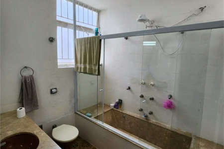 Sobrado à venda com 4 quartos, sendo 2 suítes, em Jardim Leonor, São Paulo, SP