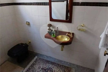 Sobrado à venda com 4 quartos, sendo 2 suítes, em Vila Santa Maria, São Paulo, SP