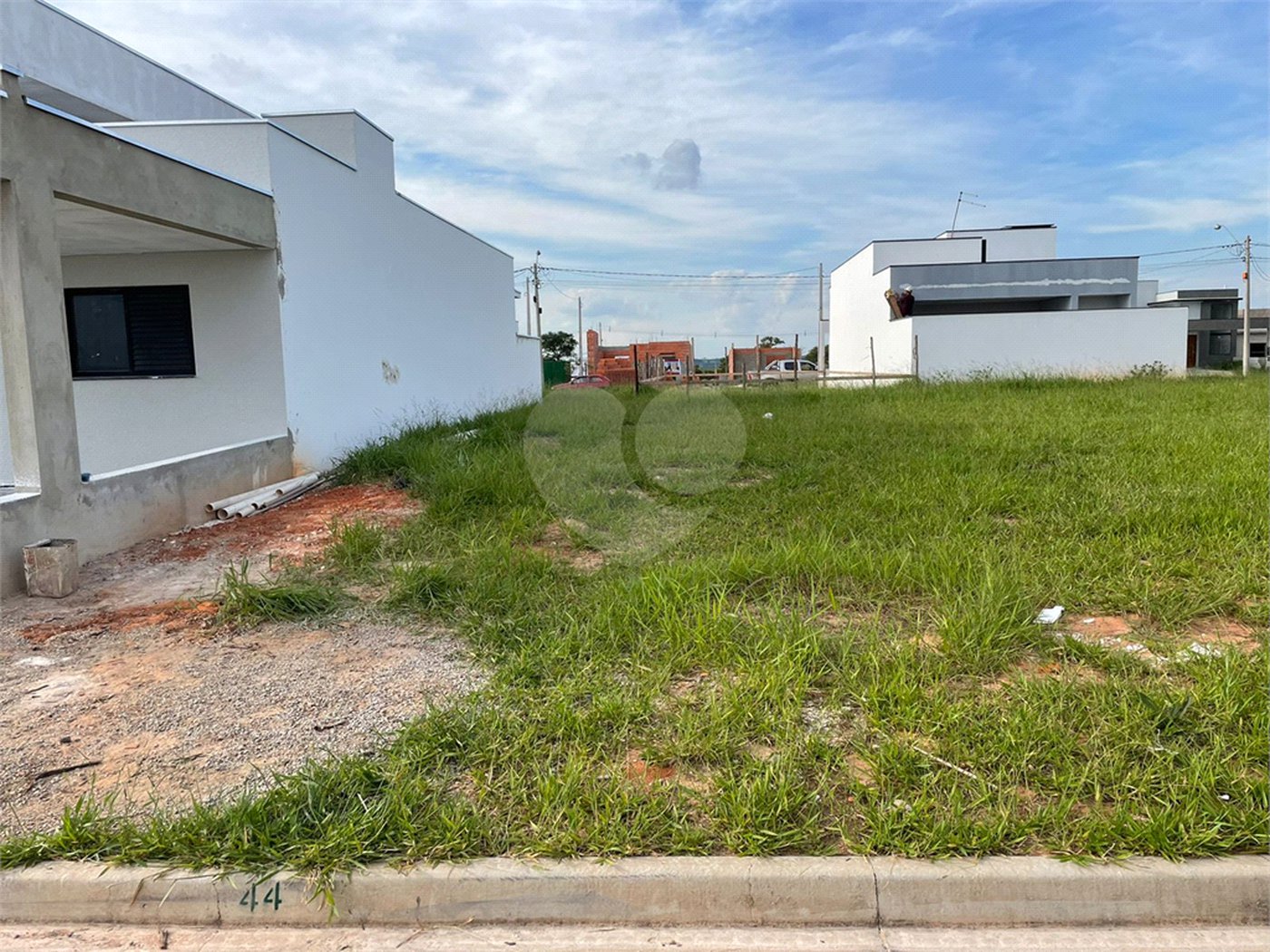 Terreno à venda no condomínio Horto Florestal Villagio, Sorocaba - SP