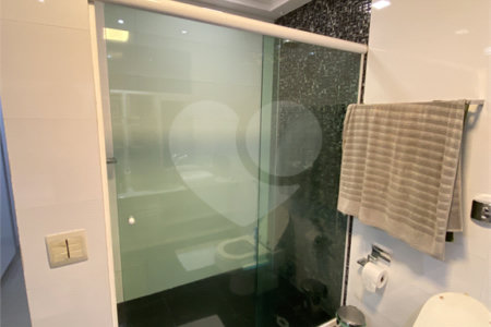 Casa à venda com 4 quartos, sendo 2 suítes, no condomínio Golden Village, Rio de Janeiro - RJ
