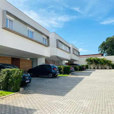 Casa à venda com 4 quartos, sendo 2 suítes, no condomínio Residencial Vila Lagos, São Paulo - SP