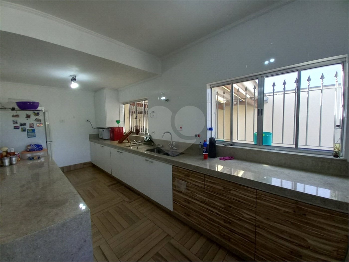 Sobrado à venda com 4 quartos, sendo 2 suítes, em Tremembé, São Paulo, SP
