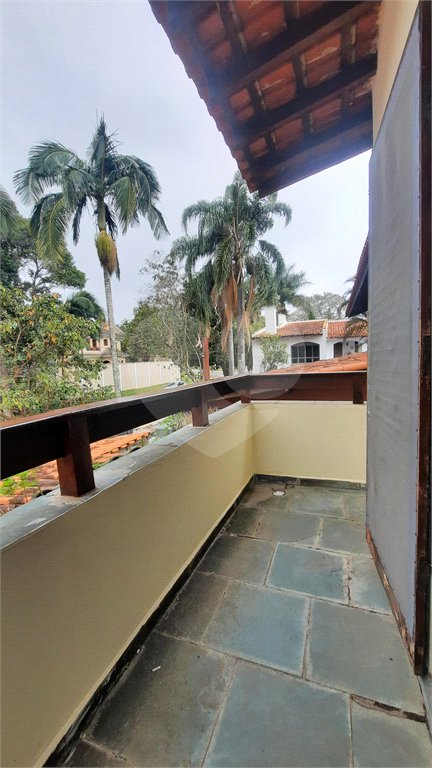 Sobrado à venda com 4 quartos, sendo 3 suítes,  em Interlagos, São Paulo, SP