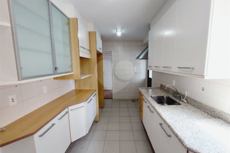 Apartamento à venda com 4 quartos, sendo 2 suítes,  em Alto da Lapa, São Paulo, SP
