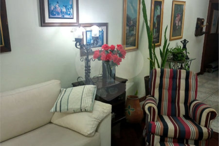 Sobrado à venda com 3 quartos em Jardim Colombo, São Paulo, SP