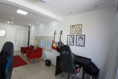 Casa à venda com 4 quartos, sendo 1 suíte, em Campo Grande, Rio de Janeiro, RJ