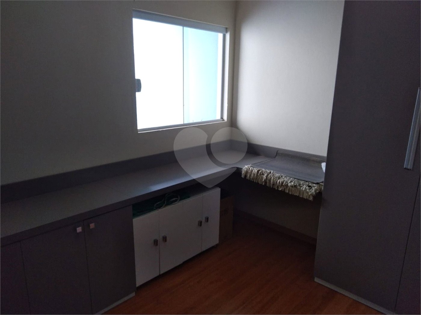 Sobrado à venda com 2 quartos em Reneville, Mairinque, SP