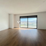 Apartamento T3 à venda em Águas Santas, Maia, Portugal – Varanda e garagem
