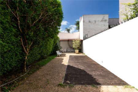 Casa à venda com 4 quartos, sendo 1 suíte, em Jardim Novo Mundo, São Paulo, SP