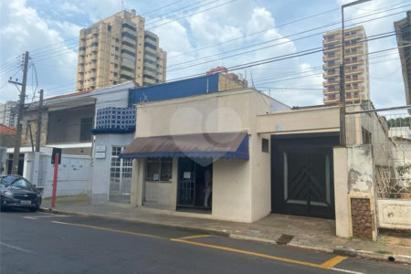 Casa à venda com 3 quartos, sendo 1 suíte, no Centro, Araraquara, SP